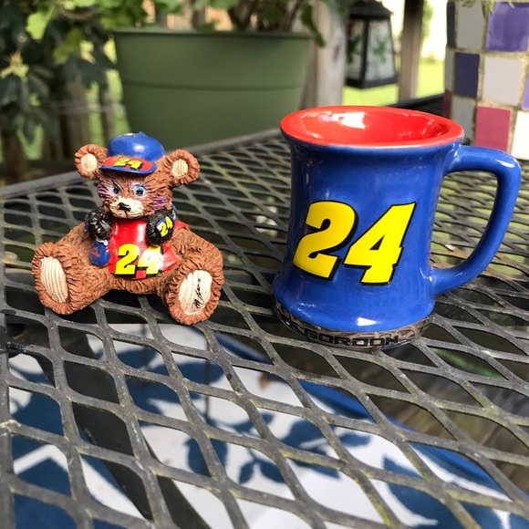 NASCAR #24 Jeff Gordon Resin Bear Figure And Tiny Cup Mug Each Approx 2โ High - Picture 5 of 5